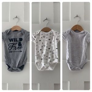Set of 3 baby bodysuits / PM-B0051